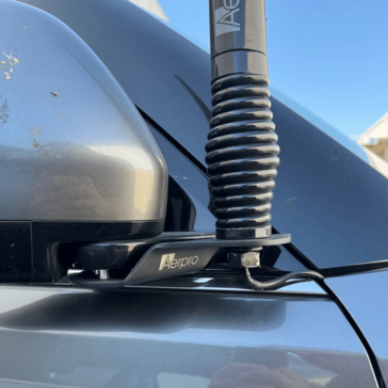 Aerpro APVCBB17 Mirror Mount UHF Antenna Bracket Nissan Patrol Y62