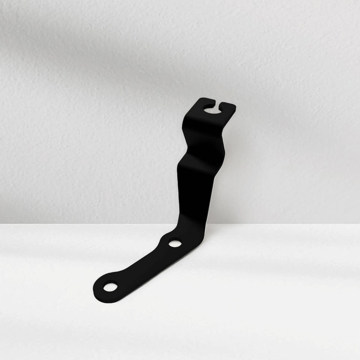 Aerpro APVCBB16 Bonnet Mount UHF Antenna Bracket Toyota Prado 120 Series