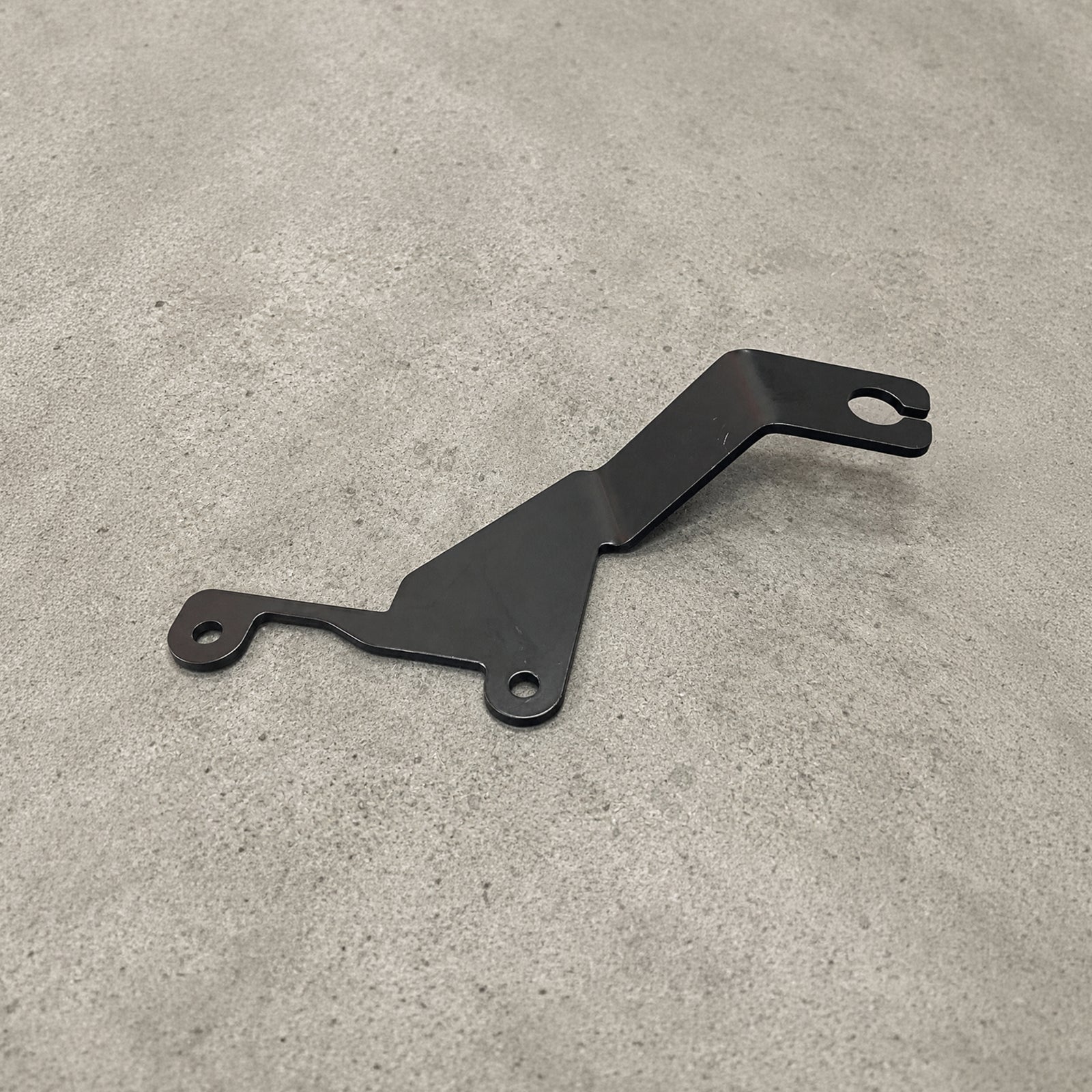 Aerpro APVCBB3 Bonnet Mount UHF Antenna Bracket GWM Ute Cannon 2020-On