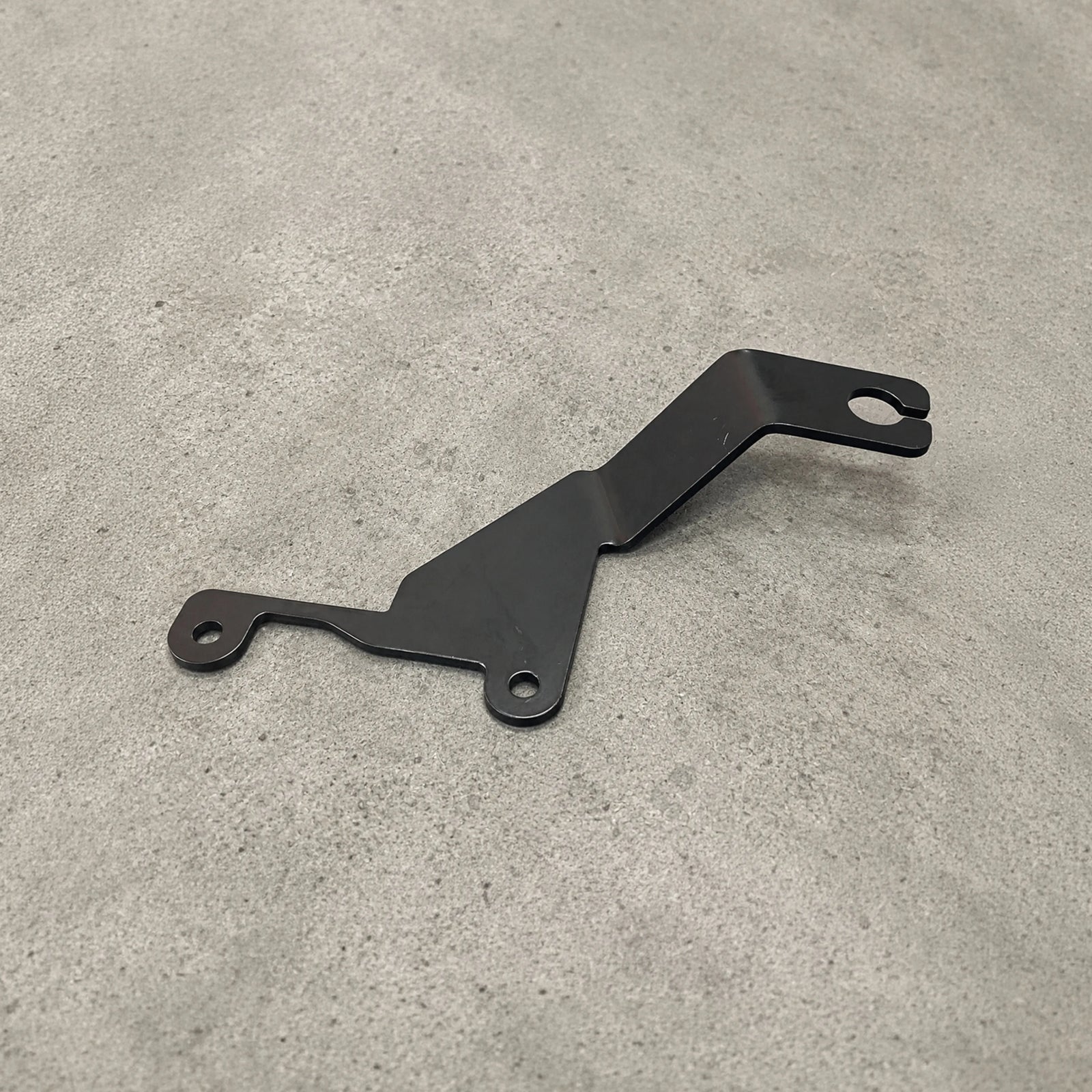 Aerpro APVCBB3 Bonnet Mount UHF Antenna Bracket GWM Ute Cannon 2020-On