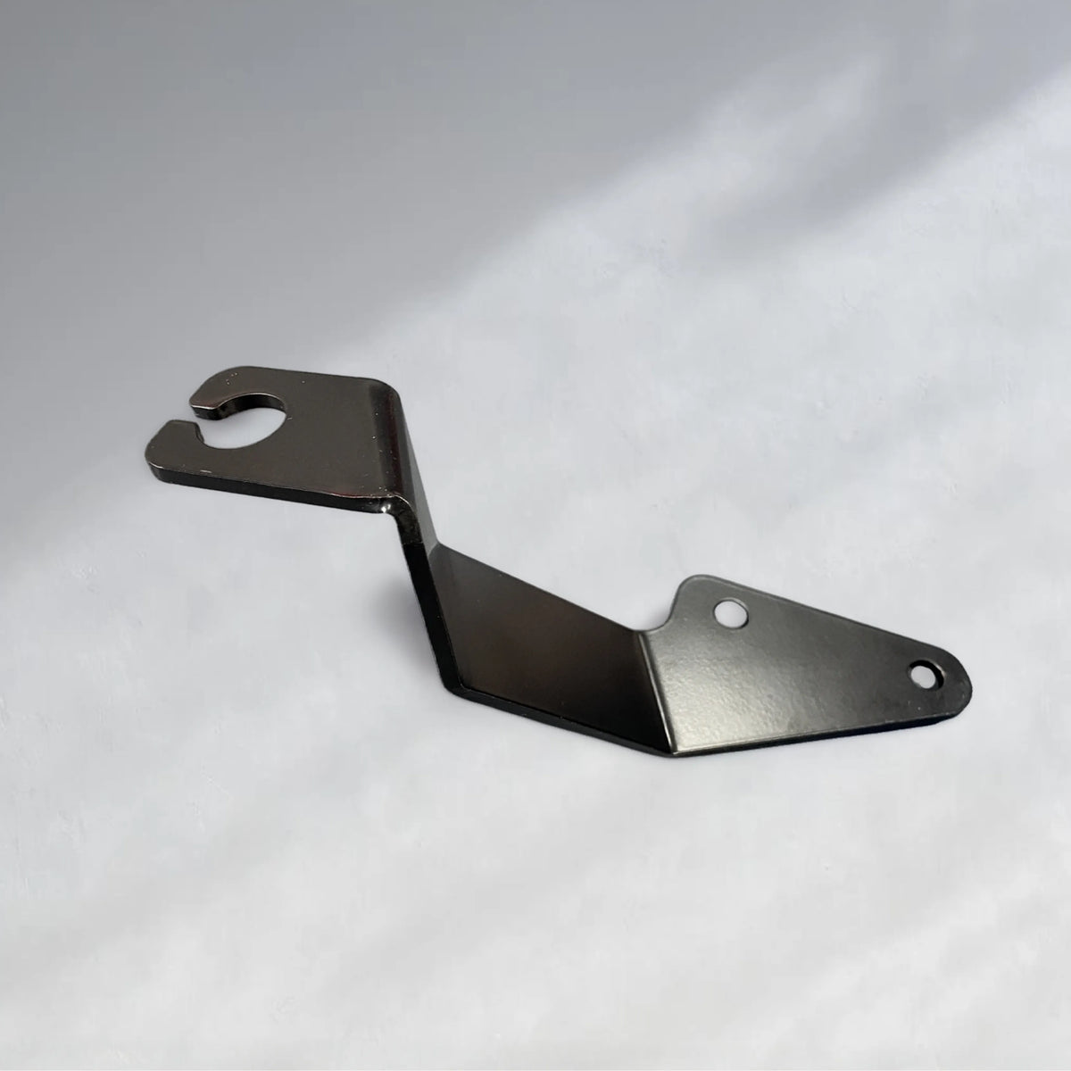 Aerpro APVCBB5 Bonnet Mount UHF Antenna Bracket Toyota LC 200 Series