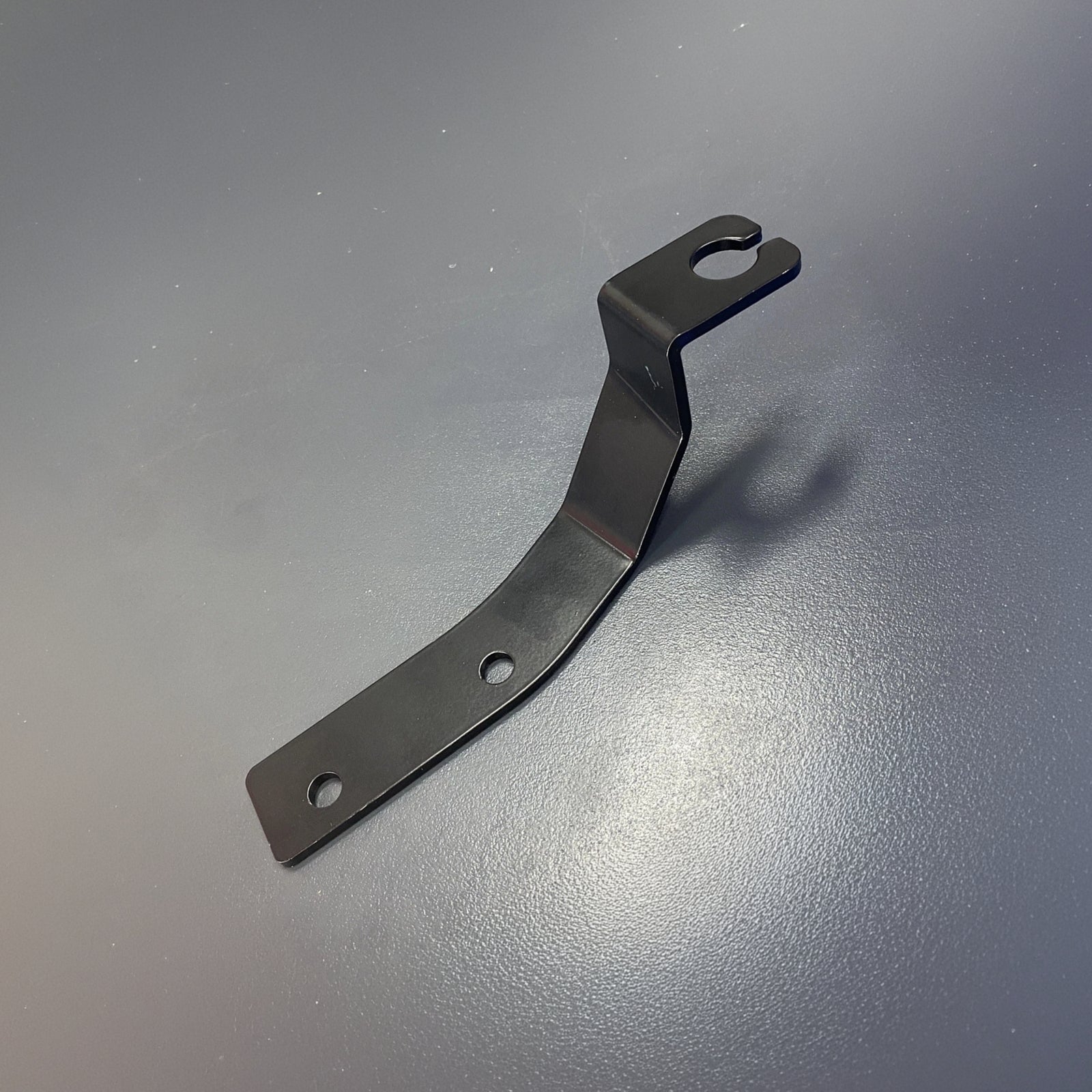 Aerpro APVCBB6 Bonnet Mount UHF Antenna Bracket Ford Ranger and Everest