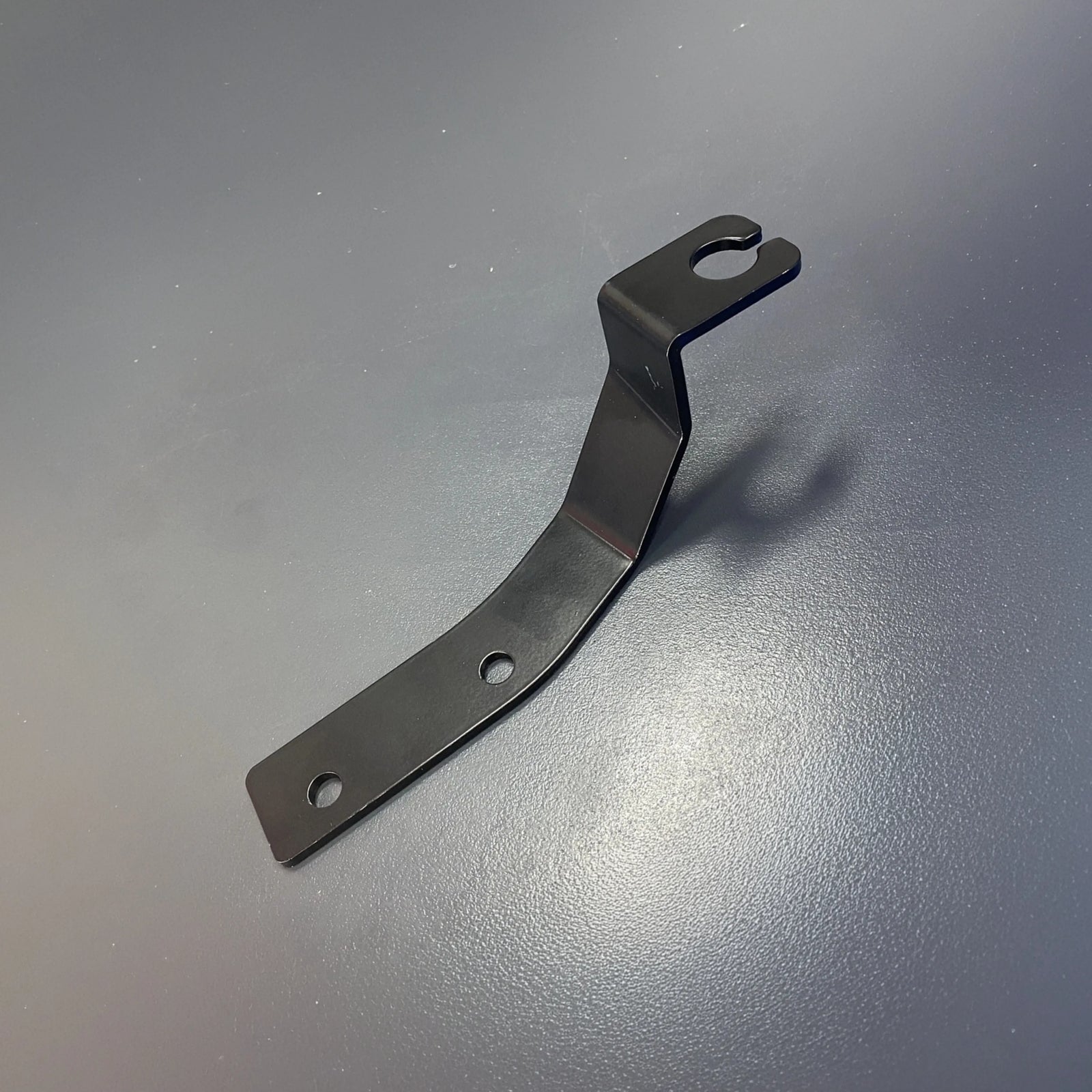 Aerpro APVCBB6 Bonnet Mount UHF Antenna Bracket Ford Ranger and Everest