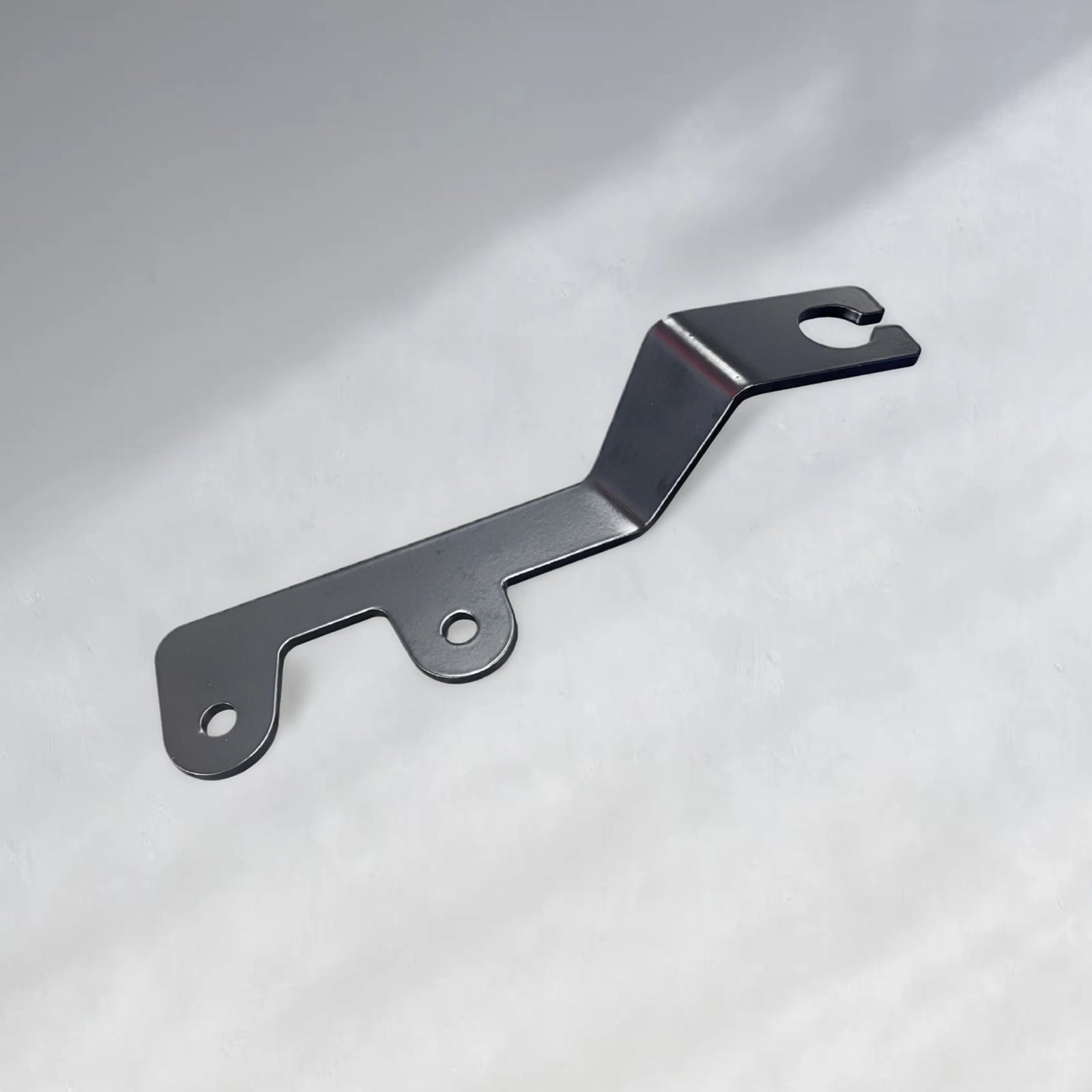 Aerpro APVCBB7 Bonnet Mount UHF Antenna Bracket Mitsubishi Triton MR