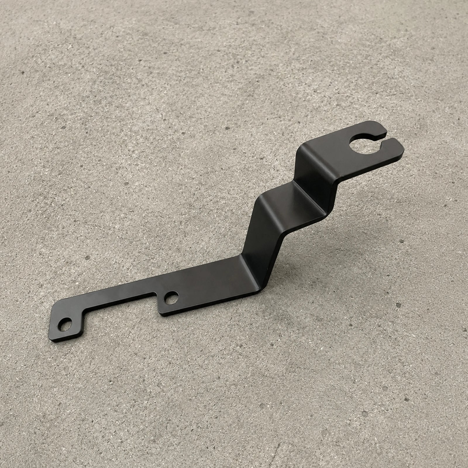 Aerpro APVCBB8 Bonnet Mount UHF Antenna Bracket Mazda BT-50 2020-On