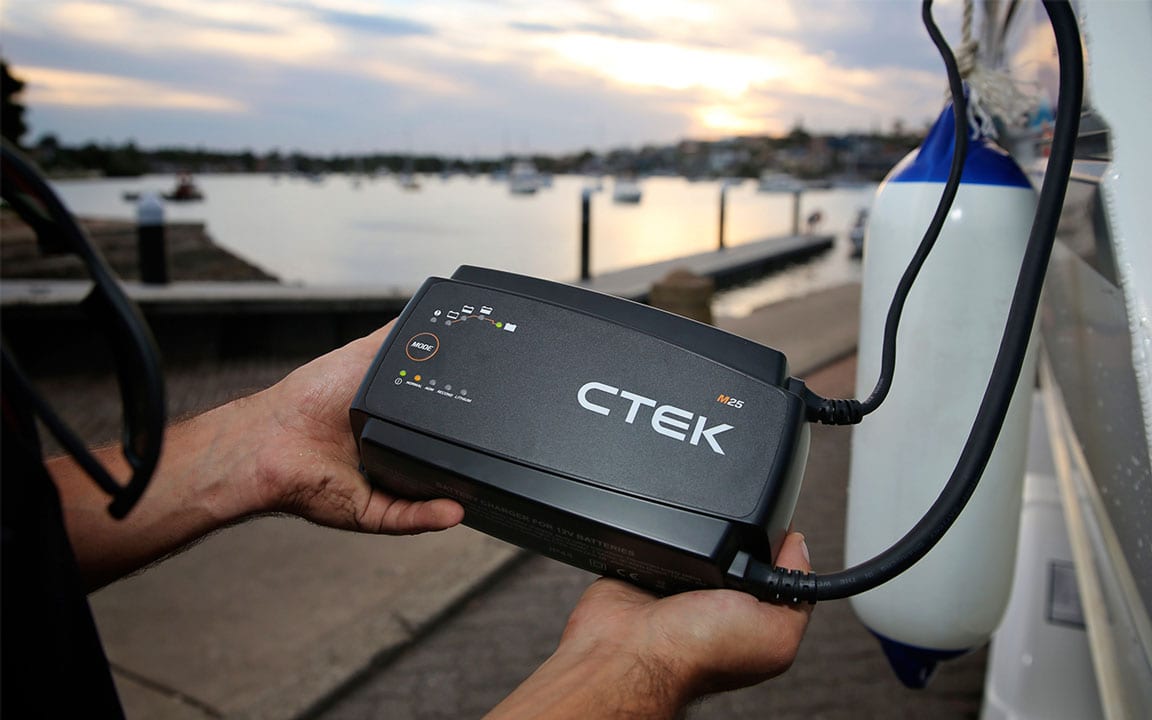 CTEK M25 25A Marine Charger - Professional High-Power Marine Battery Charger with Temperature Compensation and Lithium Compatibility