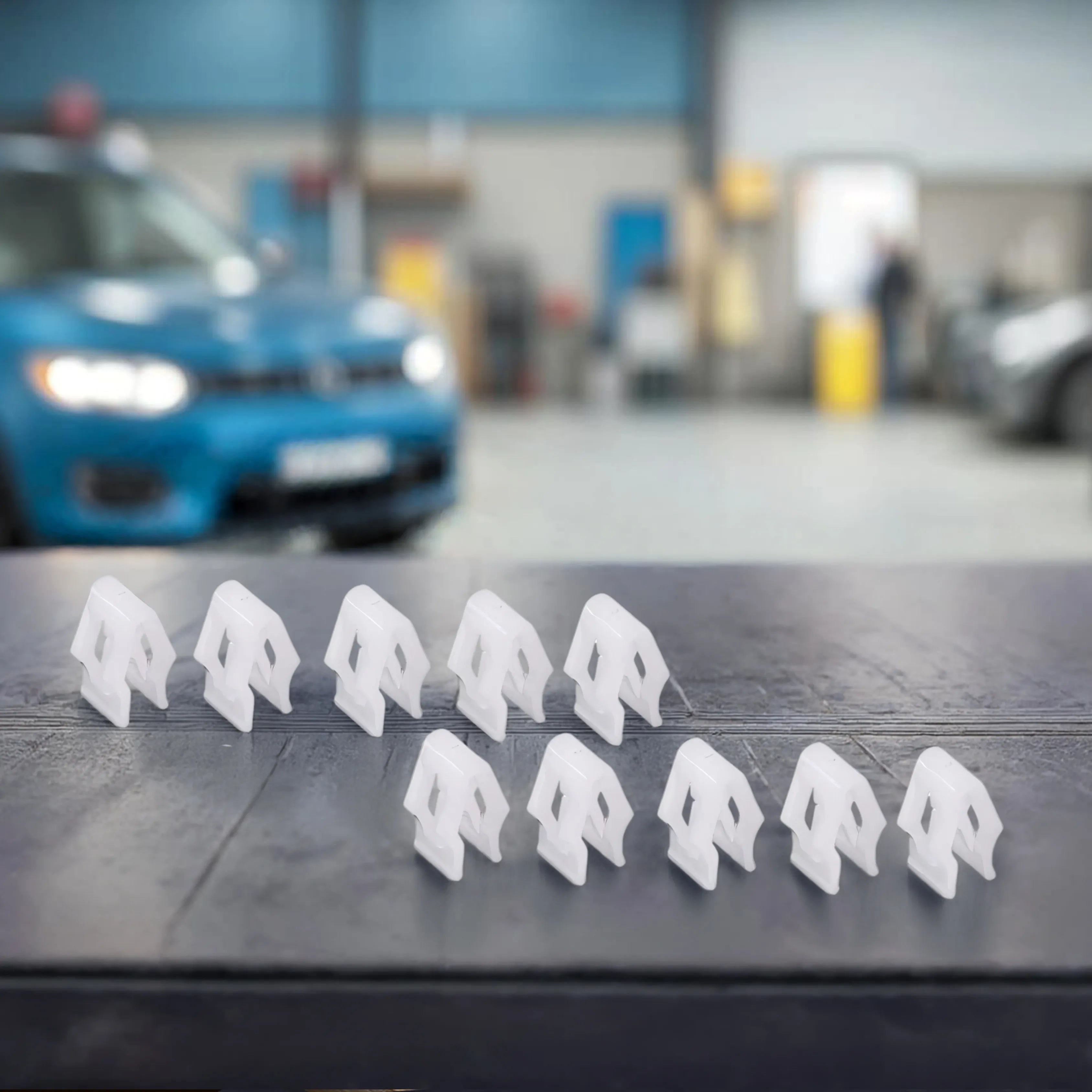 Aerpro FC24 Facia Clips - White Firm Hold Clips for VW 9" &amp; 10" Kits