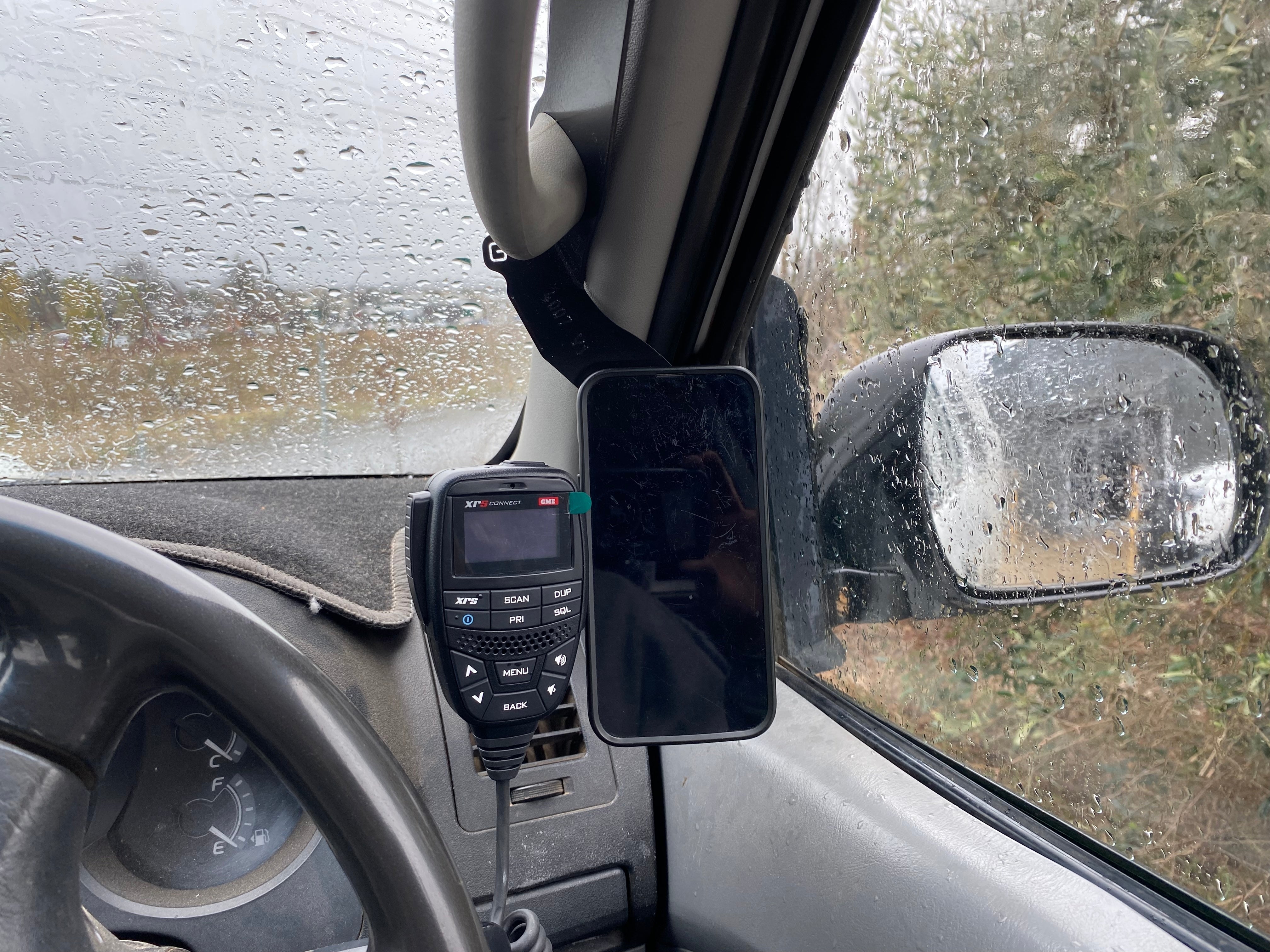 GMF4x4 4007-PH-D Toyota Hilux N70 2005-2014 Phone and UHF Handpiece Holder