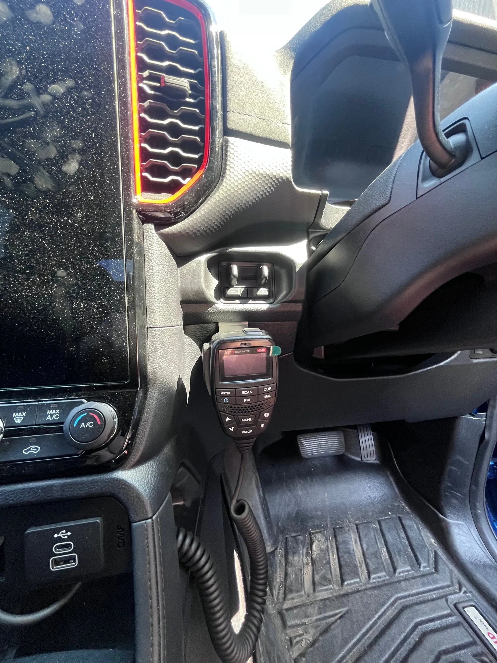 GMF4x4 HP-202 Ford Ranger RA, Raptor RA and Everest 2023+ Stainless Steel UHF Handpiece Mount