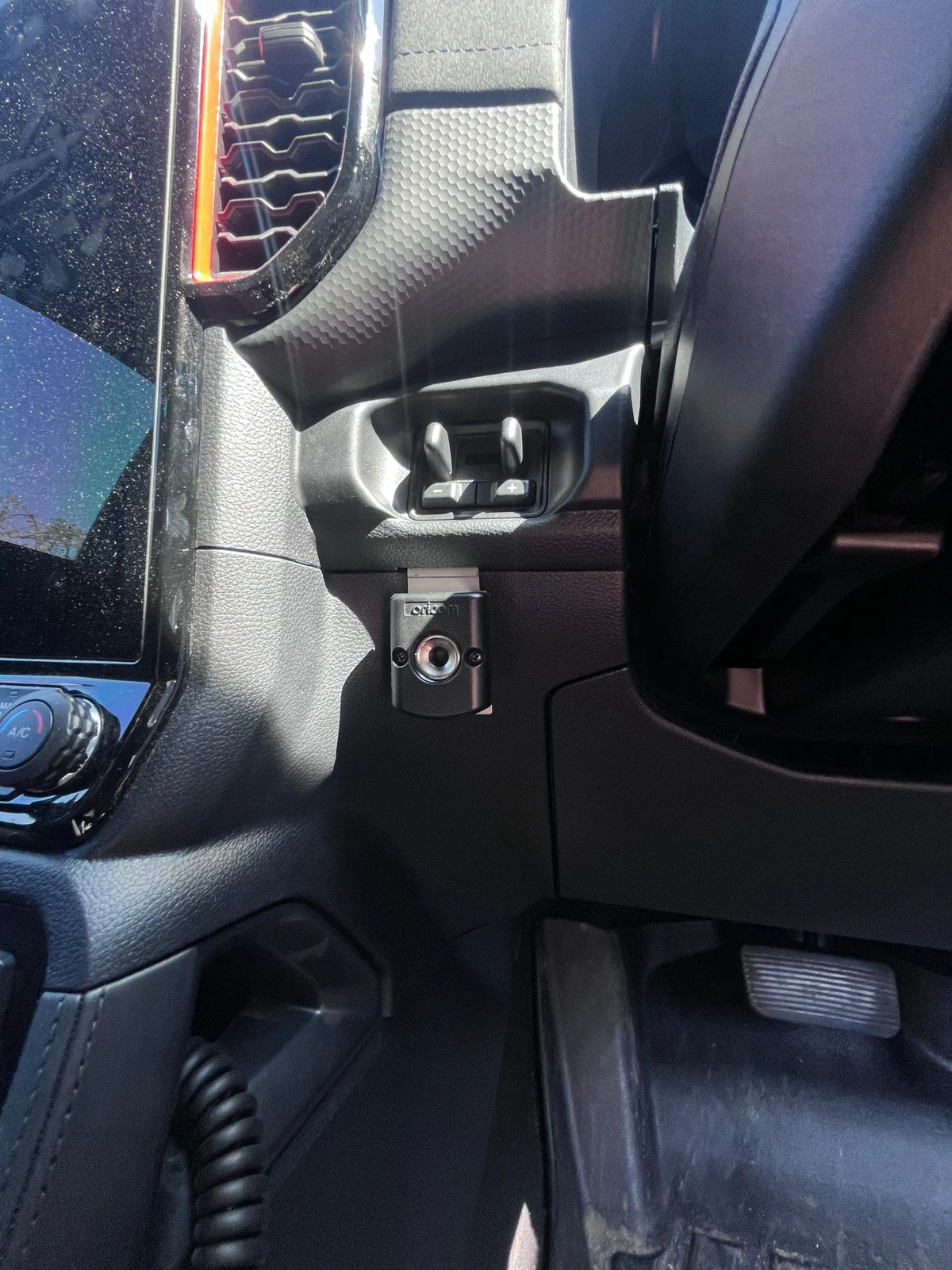 GMF4x4 HP-202 Ford Ranger RA, Raptor RA and Everest 2023+ Stainless Steel UHF Handpiece Mount
