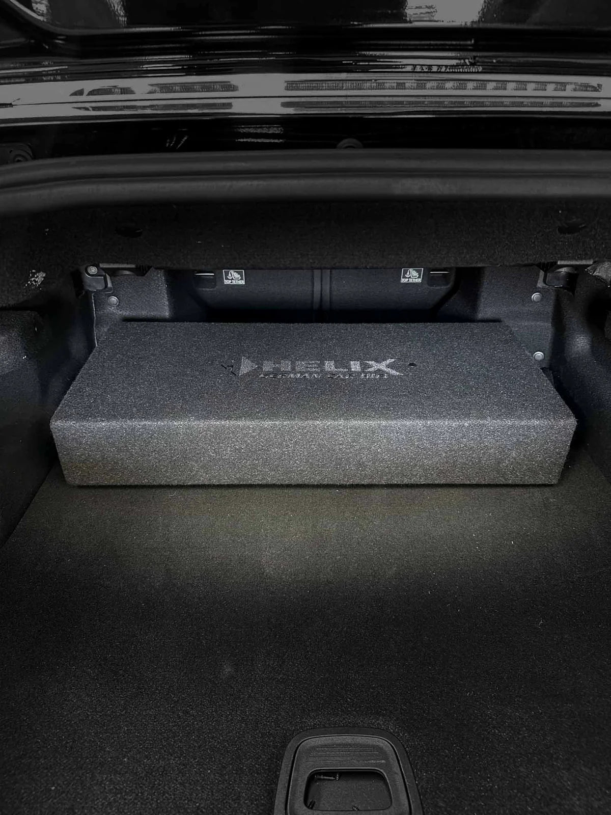 HELIX K 10SE.2 10" 300W RMS Vented Subwoofer Bench Box 2x2Ω – Compact, High-Performance Bass