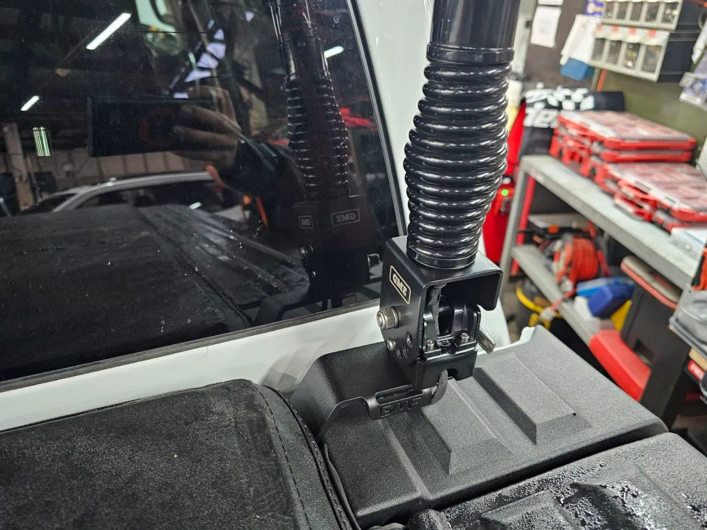 GMF4x4 TB-208 Dodge RAM 1500 DT Fifth Generation 2019+ UHF Tub Antenna Bracket