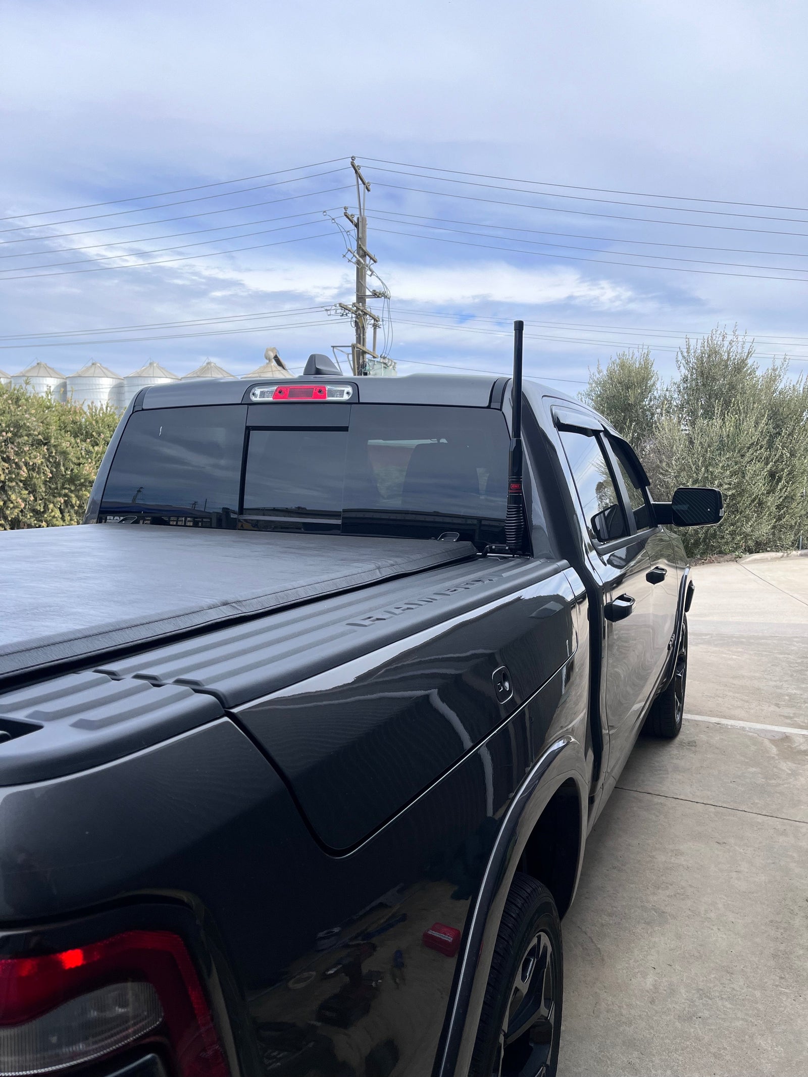 GMF4x4 TB-208 Dodge RAM 1500 DT Fifth Generation 2019+ UHF Tub Antenna Bracket