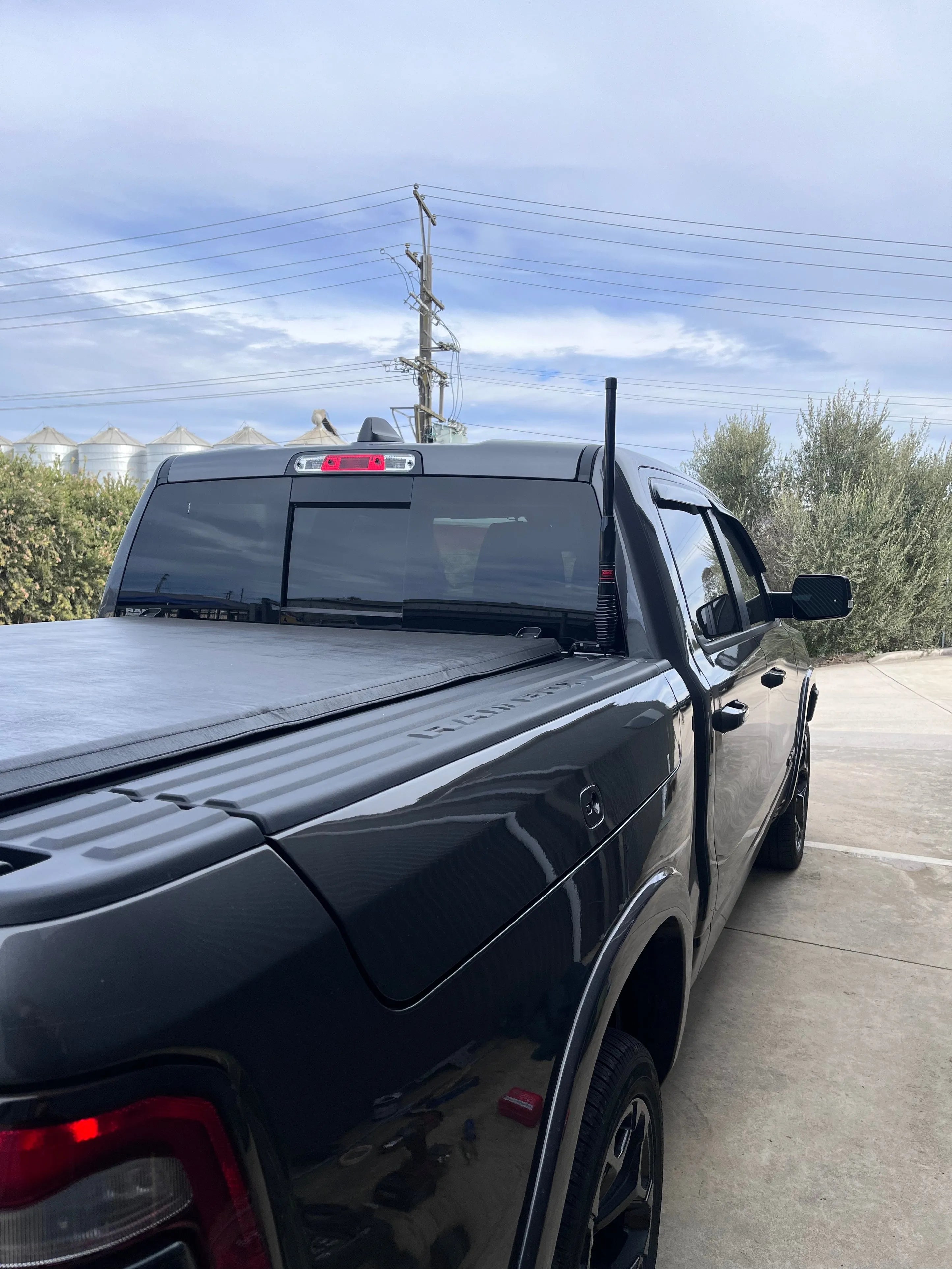 GMF4x4 TB-208 Dodge RAM 1500 DT Fifth Generation 2019+ UHF Tub Antenna Bracket