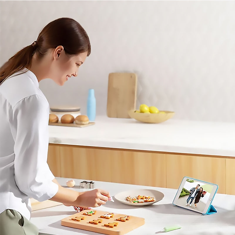 EufyCam 2Pro 2K wireless camera showing mobile connectivity.