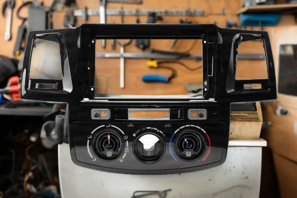 Aerpro FP3036 9" Facia Kit - Toyota Hilux Manual AC 2005-2015