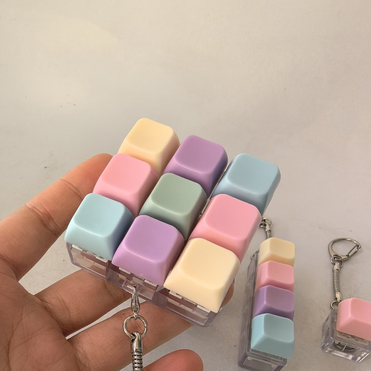 ADHIX ADXAURA - LED Light Mechanical Keycap Keychain Fidget Clicker