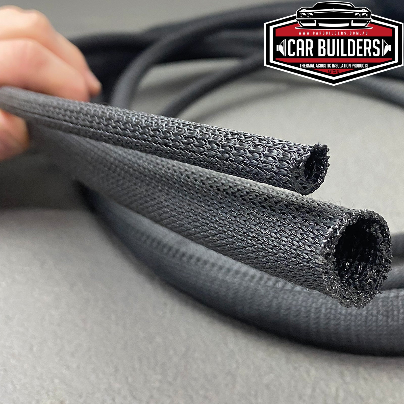 Two sizes of Pro Loom Heavy held side by side